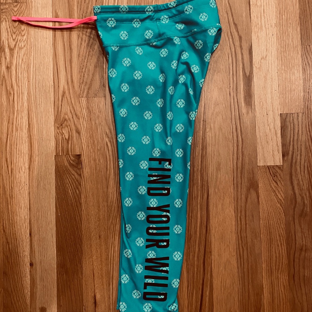 Old Navy Compression Crop Leggings